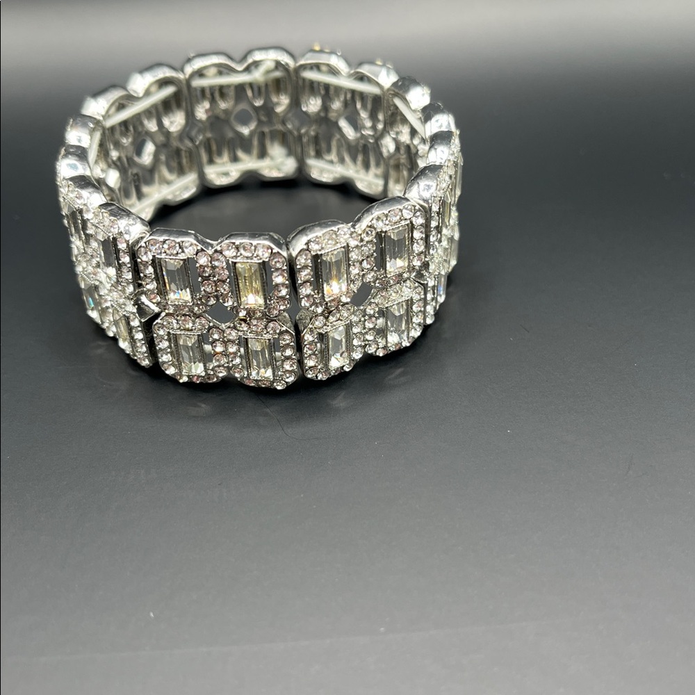 Stretch Silver Crystal Link Bracelet - Elegant Women’s Jewelry - Picture 3 of 3